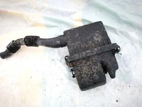 Used Air filter box Air filter box TOYOTA YARIS (_P1_) 1.0 (SCP10_, SCP10R) (65 hp) 35382645 35382645