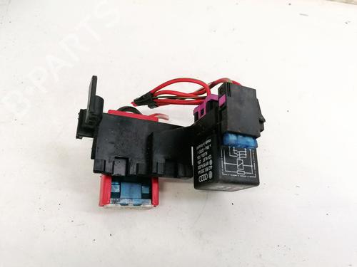 fuse-box-vw-passat-b55-3b3-2000-2001-2002-2003-2004-2005-32902950 main image