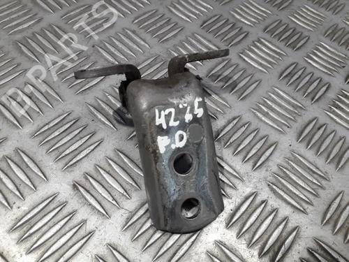hingedoor-check-strap-toyota-yaris-verso-_p2_-1999-2000-2001-2002-2003-2004-2005-33502852 main image