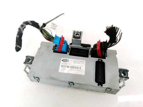 Used Fuse box Fuse box FIAT CROMA (194_) 2.4 D Multijet (200 hp) 32905975 32905975