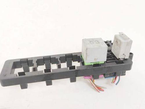 Used Fuse box VW GOLF V (1K1) 1.9 TDI (105 hp) 32930362