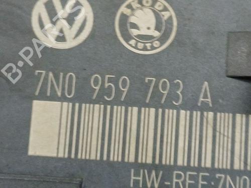 Electronic module SKODA SUPERB II (3T4) 2.0 TDI | BP38042393M83 - Image 4