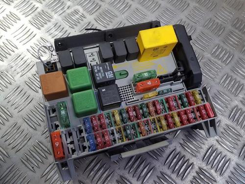 Used Fuse box Fuse box OPEL VECTRA B Estate (J96) 2.0 DTI 16V (F35) (101 hp) 33493467 33493467