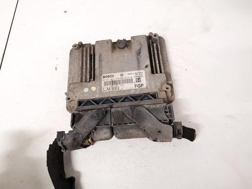Used Engine control unit (ECU) Engine control unit (ECU) OPEL SIGNUM Hatchback (Z03) 1.9 CDTI (F48) (150 hp) 32892674 32892674