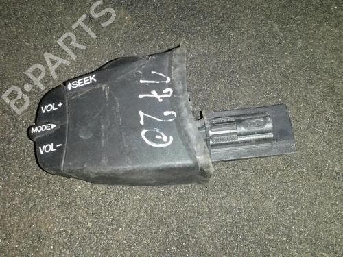 steering-wheel-controls-ford-mondeo-iii-b5y-2000-2001-2002-2003-2004-2005-2006-2007-35648930 main image