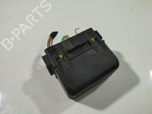 Used Fuse box Fuse box RENAULT LAGUNA III (BT0/1) 2.0 dCi GT (BT11, BT1E, BT1N) (178 hp) 32541927 32541927
