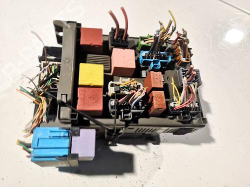 Used Fuse box Fuse box RENAULT LAGUNA II (BG0/1_) 1.9 dCi (BG0R, BG0E) (100 hp) 32576588 32576588