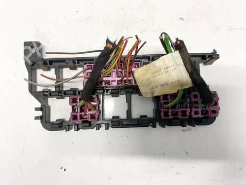 fuse-box-audi-a6-c5-4b2-4b4-1997-1998-1999-2000-2001-2002-2003-2004-2005-32583252 main image