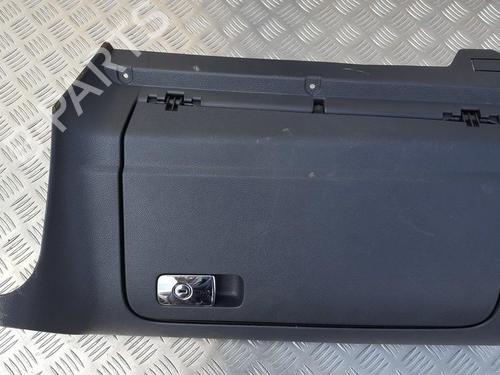 Used Glove box Glove box VW GOLF V (1K1) 1.9 TDI (105 hp) 35686975 35686975