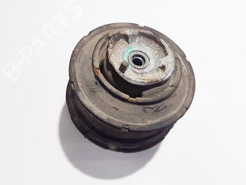 Used Engine mount Engine mount MERCEDES-BENZ C-CLASS (W203) C 180 Kompressor (203.046) (143 hp) 33064004 33064004