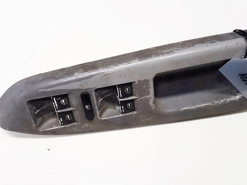 Used Switch Switch VW TOURAN (1T1, 1T2) 2.0 TDI 16V (140 hp) 33107986 33107986