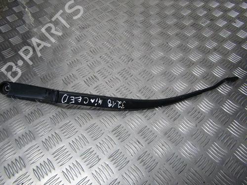 front-windshield-wiper-arm-kia-ceed-hatchback-ed-2006-2007-2008-2009-2010-2011-2012-33492431 main image