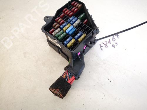 fuse-box-audi-a4-b5-8d2-1994-1995-1996-1997-1998-1999-2000-2001-32911937 main image
