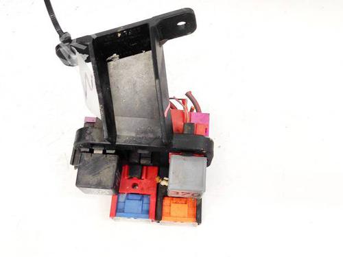 Used Fuse box AUDI A6 C5 (4B2, 4B4) 2.5 TDI (163 hp) 32956857
