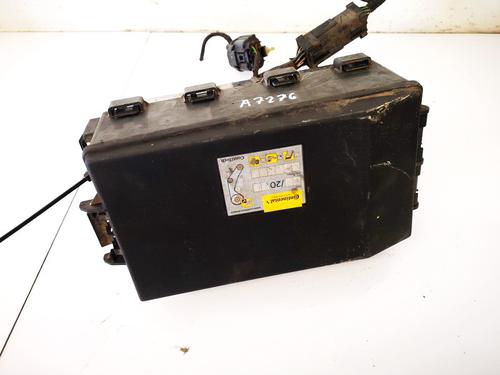 fuse-box-ford-focus-i-daw-dbw-1998-1999-2000-2001-2002-2003-2004-2005-2006-2007-2008-2009-32883914 main image
