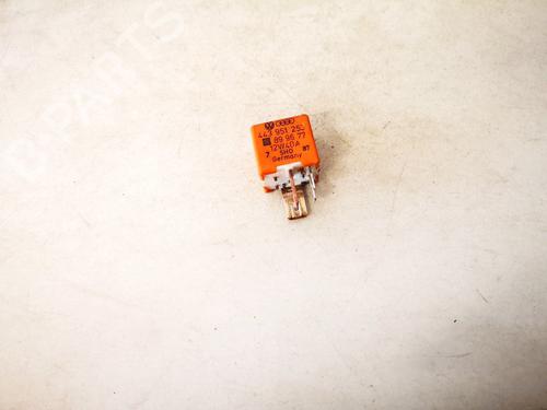 Used Electronic sensor Electronic sensor AUDI 80 B3 Saloon (893, 894, 8A2) 1.8 (75 hp) 32879595 32879595
