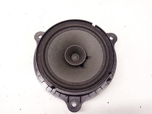speaker-nissan-nv200-evalia-bus-2010-32538795 main image