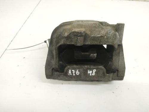 Used Engine mount Engine mount SKODA OCTAVIA II (1Z3) 1.9 TDI (105 hp) 32893834 32893834