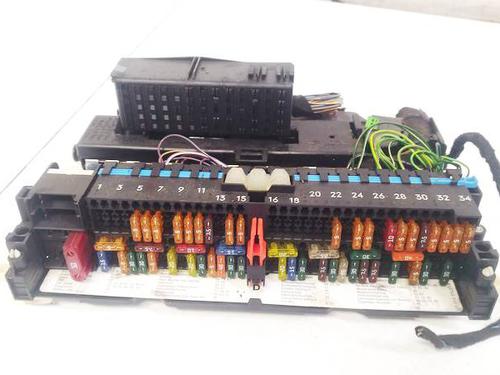Used Fuse box BMW 3 Touring (E46) 320 d (150 hp) 32606387