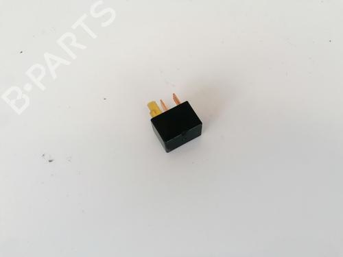 Used Electronic sensor Electronic sensor TOYOTA AVENSIS VERSO (_M2_) 2.0 D (CLM20_, CLM20R) (116 hp) 32880828 32880828