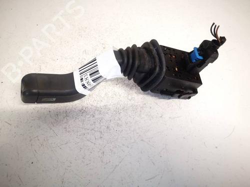 Warning switch OPEL MERIVA A MPV (X03) 1.7 CDTI (E75) | BP35133608I22 - Image 2