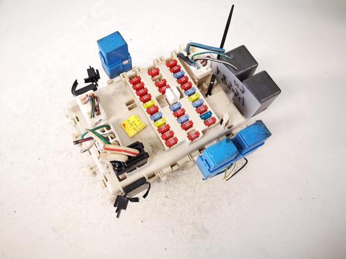 Used Fuse box Fuse box NISSAN PRIMERA Hatchback (P12) 2.2 dCi (139 hp) 32915911 32915911