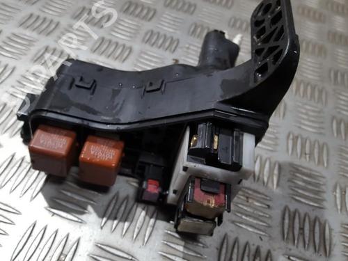 Used Fuse box Fuse box TOYOTA COROLLA Saloon (_E12_) 1.4 D-4D (NDE120_, NDE120R) (90 hp) 33501632 33501632