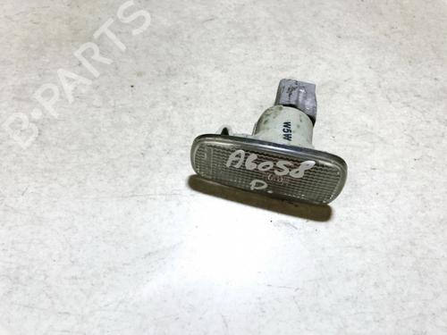 Used Right side indicator Right side indicator TOYOTA COROLLA Verso (_E12_) 2.0 D-4D (CDE120_, CDE120R) (90 hp) 35642438 35642438