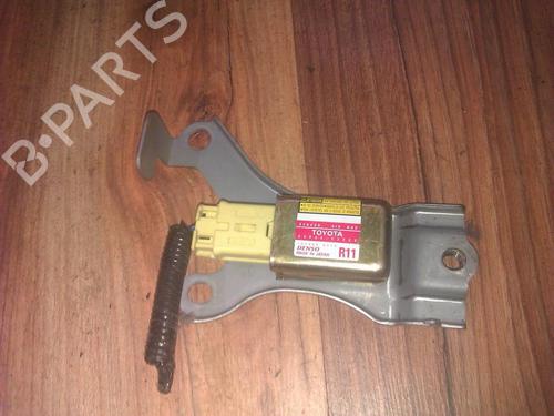 Used Electronic module Electronic module TOYOTA YARIS VERSO (_P2_) 1.3 (NCP20_, NCP22_, NCP20R, NCP22R) (86 hp) 33508525 33508525