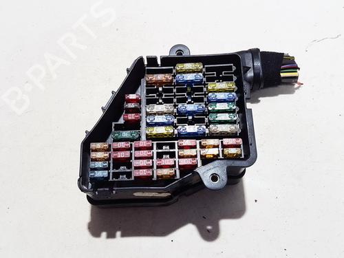 Used Fuse box Fuse box AUDI A6 C5 (4B2, 4B4) 2.5 TDI (150 hp) 33527711 33527711