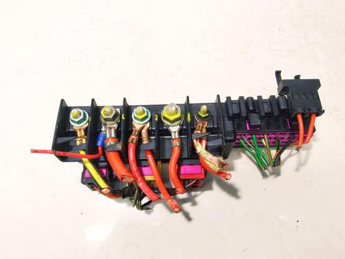 Used Fuse box Fuse box SKODA OCTAVIA I (1U2) 1.9 TDI (110 hp) 33060742 33060742