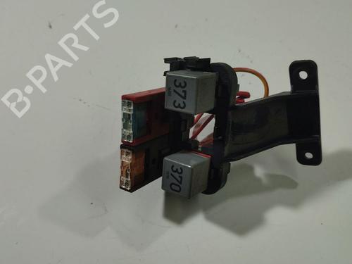 fuse-box-audi-a6-c5-4b2-4b4-1997-1998-1999-2000-2001-2002-2003-2004-2005-33488022 main image