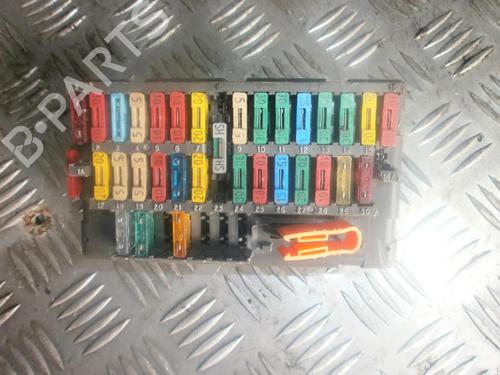 Used Fuse box Fuse box 33482563 33482563