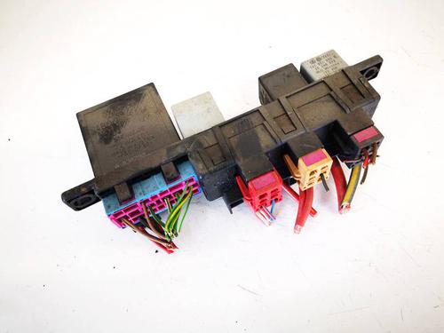 Used Fuse box Fuse box 32579808 32579808