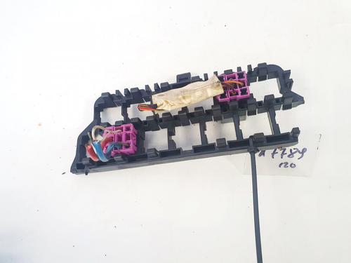 Used Fuse box Fuse box VW BORA I (1J2) 1.9 TDI (90 hp) 32895945 32895945