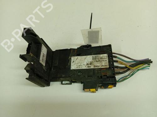 Used Fuse box Fuse box 38610853 38610853
