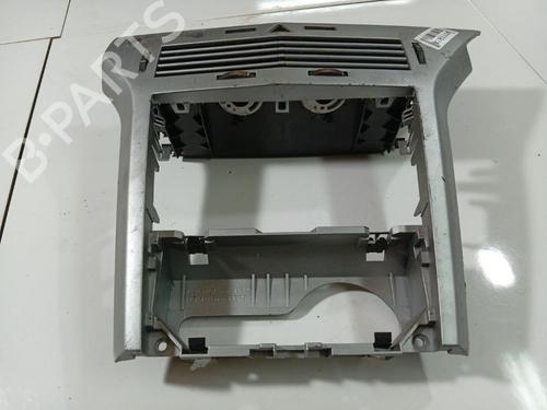air-vent-opel-astra-h-a04-2004-2005-2006-2007-2008-2009-2010-2011-2012-2013-2014-34204057 main image