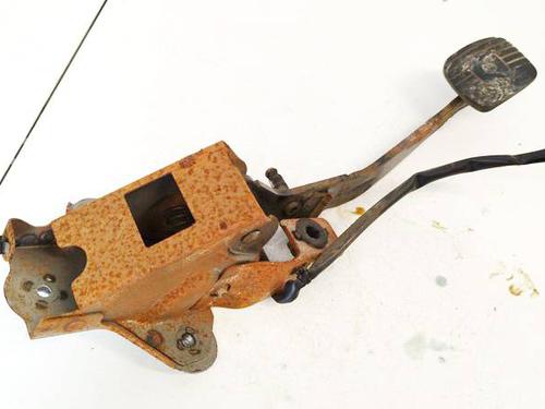 Used Clutch pedal Clutch pedal 36829998 36829998
