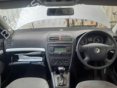 Electronic module SKODA OCTAVIA II (1Z3) 1.9 TDI | BP33082012M83  - Image 10