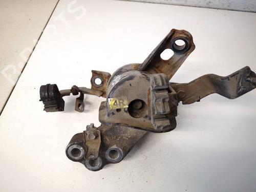 Used Engine mount Engine mount TOYOTA AURIS (_E15_) 2.0 D-4D (ADE150_, ADE150R) (126 hp) 32956404 32956404