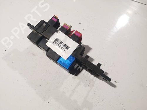 Fuse box VW PASSAT B5 Variant (3B5) 1.9 TDI | BP32572838E1