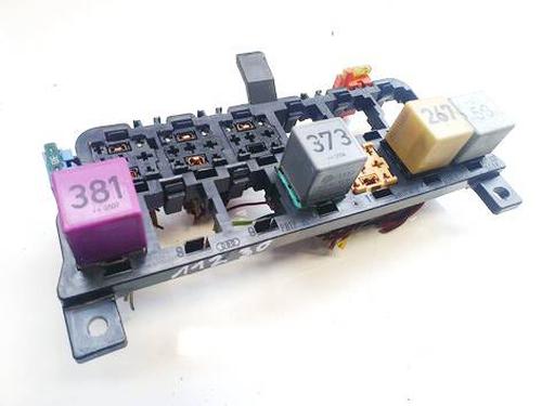 Used Fuse box Fuse box SKODA SUPERB I (3U4) 2.5 TDI (155 hp) 33565165 33565165