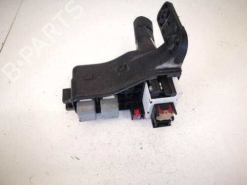Used Fuse box Fuse box TOYOTA AVENSIS (_T25_) 2.2 D-4D (ADT251_, ADT251R) (150 hp) 32966221 32966221