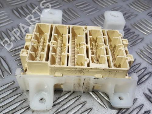 Used Fuse box Fuse box TOYOTA PREVIA II (_R3_) 2.0 D-4D (CLR30_, CLR30R) (116 hp) 33495830 33495830