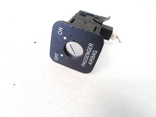 Used Switch Switch TOYOTA YARIS (_P9_) 1.0 VVT-i (KSP90_, KSP90R) (69 hp) 32924288 32924288