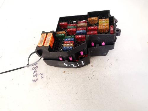 fuse-box-audi-a6-c5-4b2-4b4-1997-1998-1999-2000-2001-2002-2003-2004-2005-32922593 main image