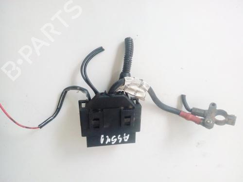 Used Fuse box Fuse box OPEL VECTRA B (J96) 1.6 i 16V (F19) (100 hp) 33528090 33528090
