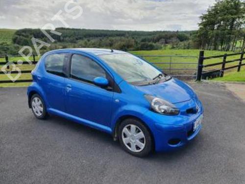 Brugte TOYOTA AYGO (_B1_) 1.0 (KGB10_, KGB10R) (68 hp) 4477490