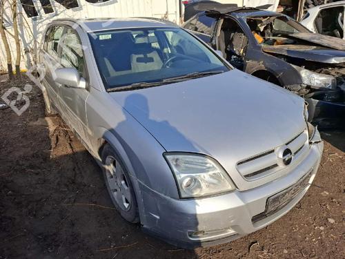 Fuse box OPEL SIGNUM Hatchback (Z03) 2.2 DTI (F48) | BP32585684E1