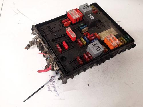 Used Fuse box Fuse box VW GOLF V (1K1) 1.9 TDI (105 hp) 32925371 32925371